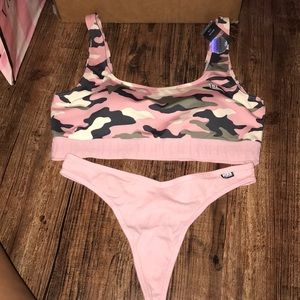 NEW VS PINK BRA AND PANTY SET